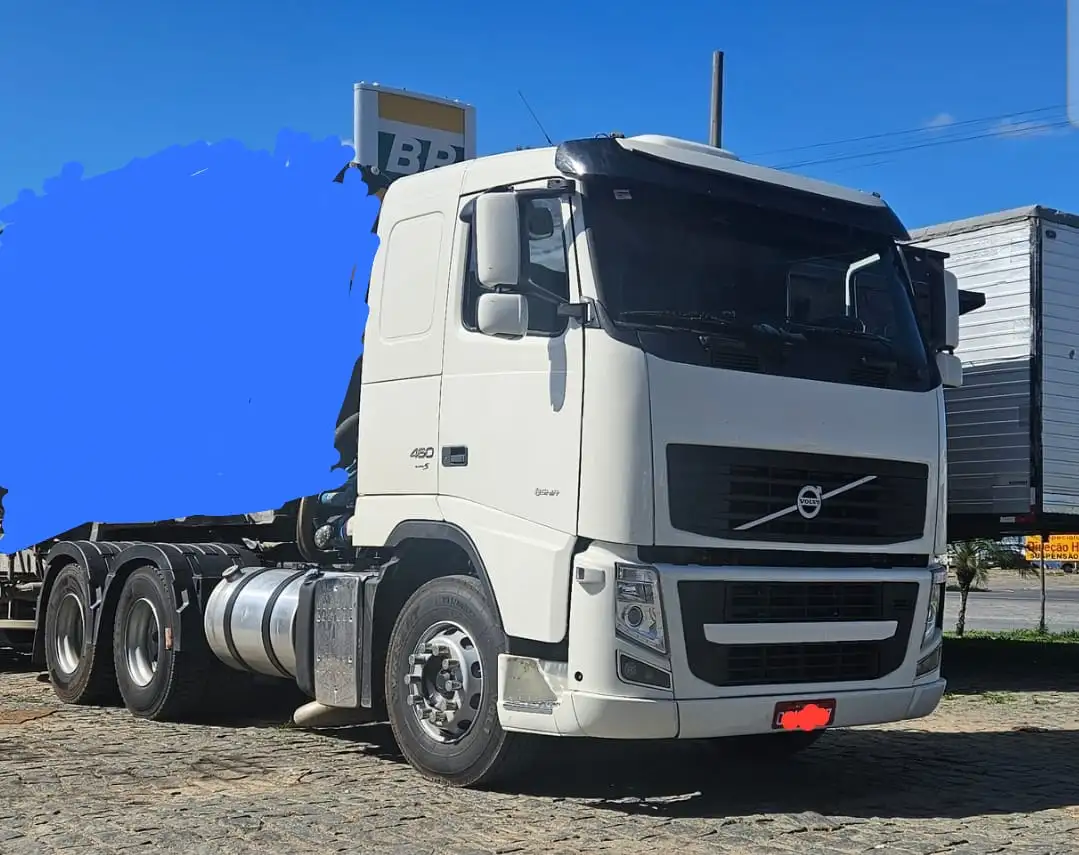 Caminhão Volvo FH460 6x4 branco